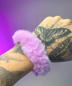 AE Faux Fur Fuzzy Scrunchie Womens
