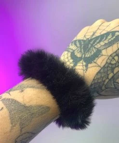 AE Faux Fur Fuzzy Scrunchie Womens