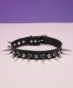 AE Not Too Close Spiked Choker