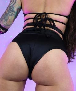 Roma New Candy Lane High Waisted Ring Detail Shorts