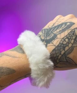 AE Faux Fur Fuzzy Scrunchie Womens