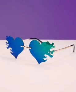 AE Womens Heart On Fire Sunglasses